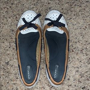 Sperry white and blue size 8 flats